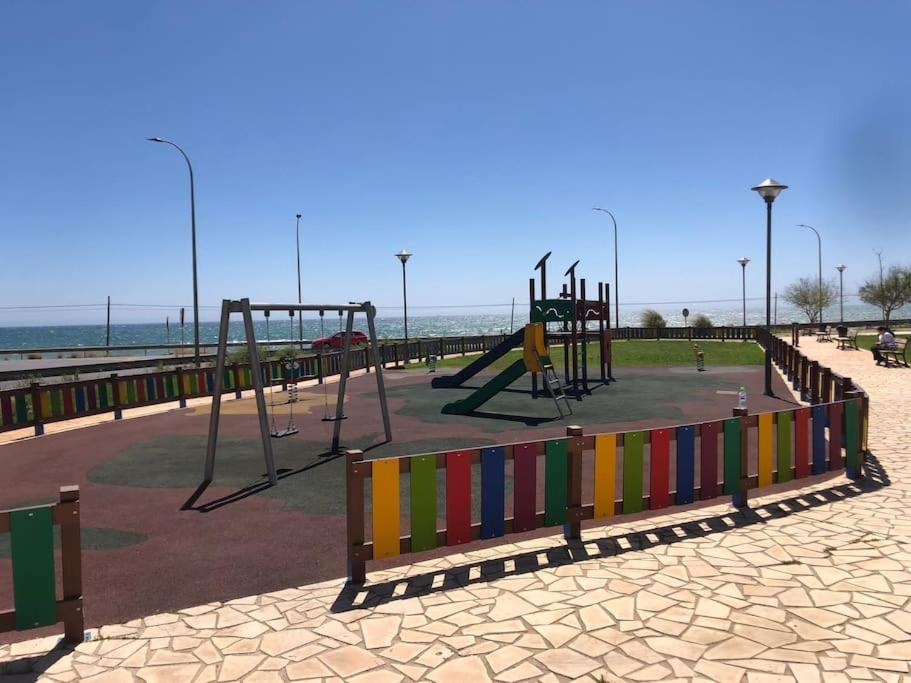 Apartment Bajo Con Jardin En Primera Linea De Playa Malaga